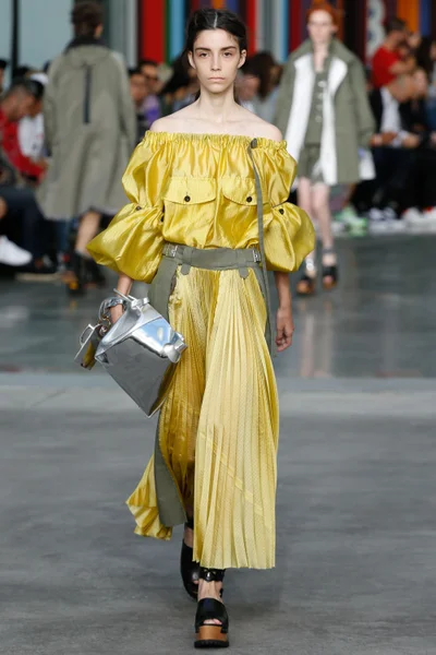 Look 17